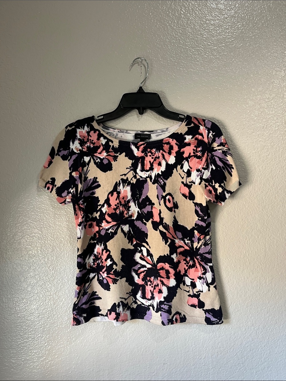 The Limited Floral Short Sleeve Tee in Beige, Pink and Purple Sz S Office TC0732